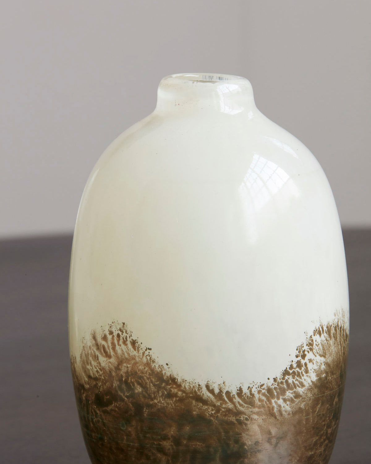 Vas, Earth, Beige / Metallic